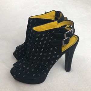 Colin Stuart platform open toe adjustable straps